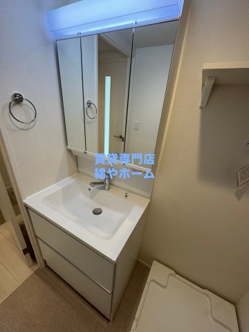 洗面設備　独立洗面台、朝の身支度には欠かせません