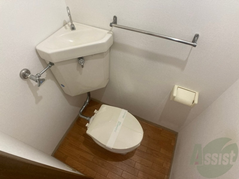 トイレ　こちらはトイレです。清潔感があり、安心して使用できます。