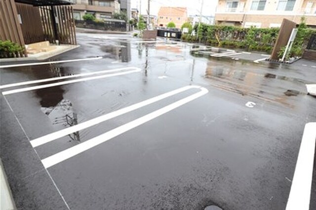 駐車場　駐車場