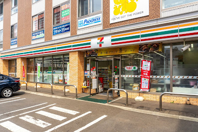 コンビニ　セブンイレブン札幌南16条店（コンビニ）まで562m