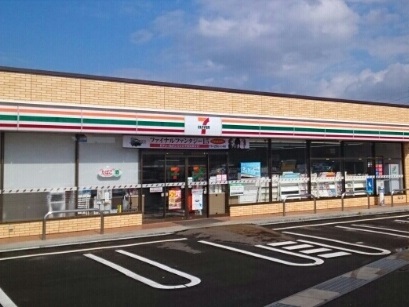 コンビニ　セブンイレブン 柏崎四谷3丁目店（コンビニ）まで568m