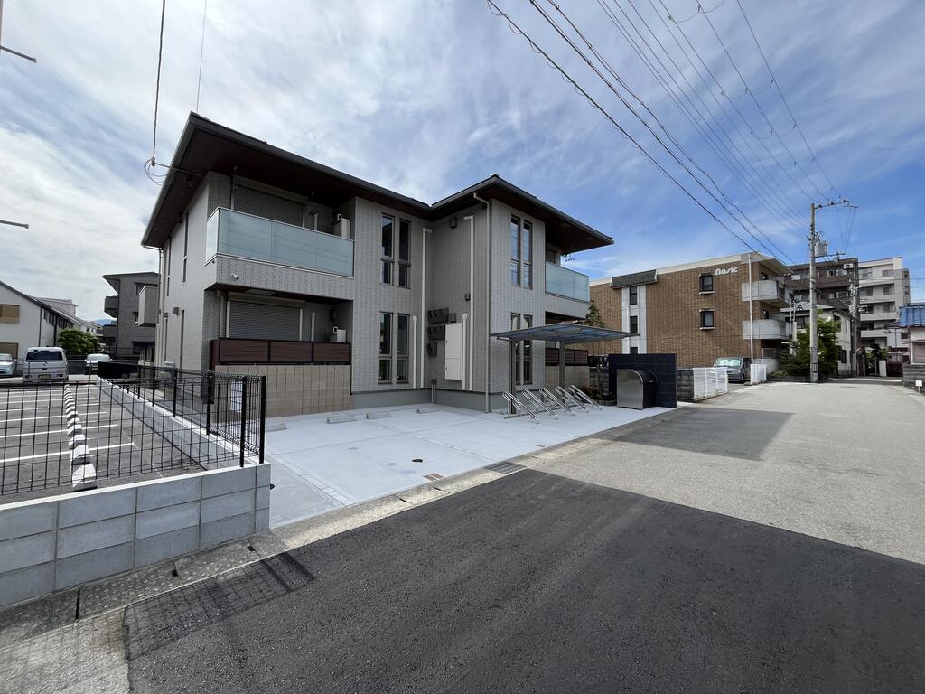 建物外観　築浅物件です♪