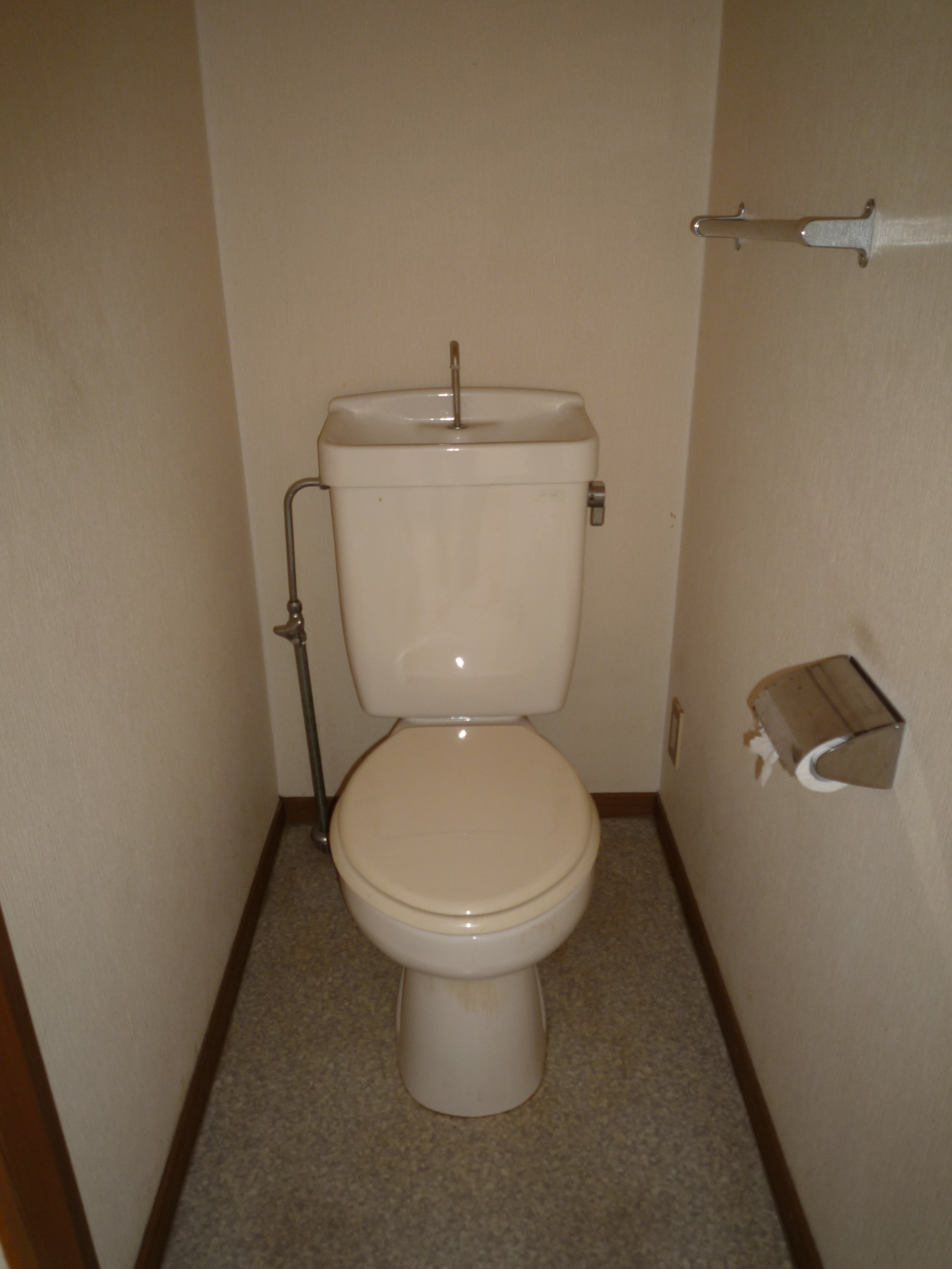 メゾンシェモア B棟のトイレ写真