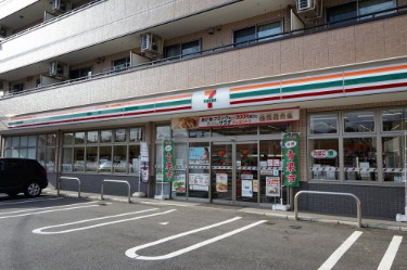 コンビニ　セブンイレブン 川崎向丘出張所前店（コンビニ）まで309m