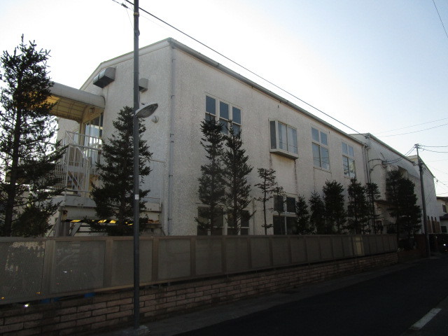 幼稚園・保育園　アイリス幼稚園（幼稚園・保育園）まで618m