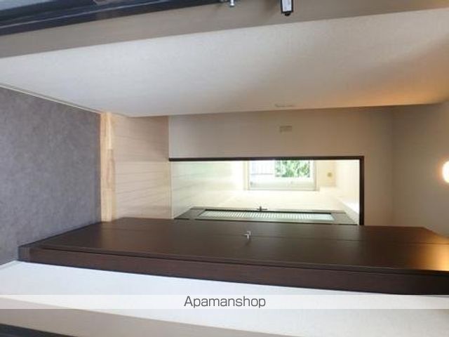 アーバンフラッツ榴ヶ岡の玄関写真