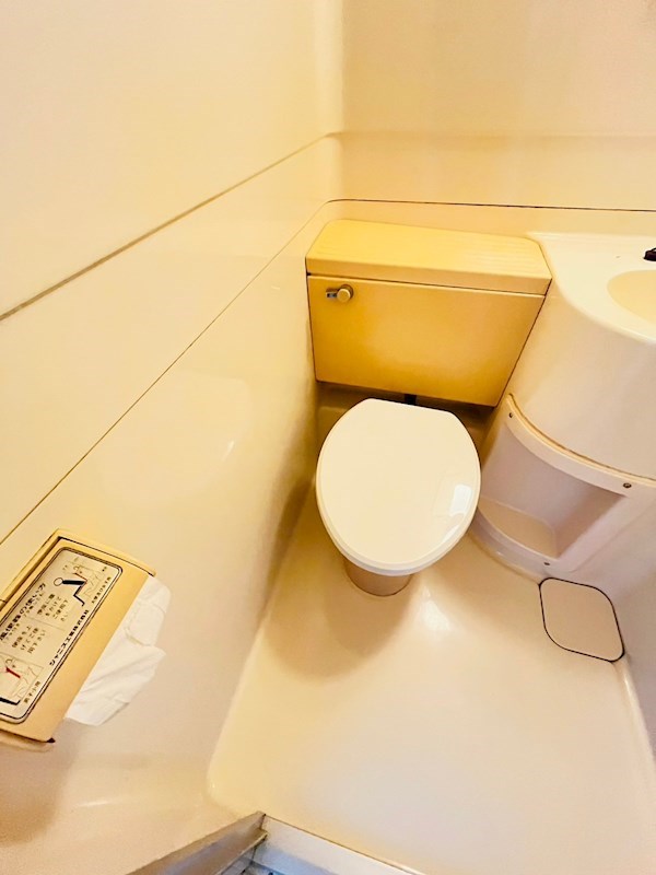 ＪＲ東海道本線 三ノ宮駅 徒歩10分 11階建 築42年のトイレ写真