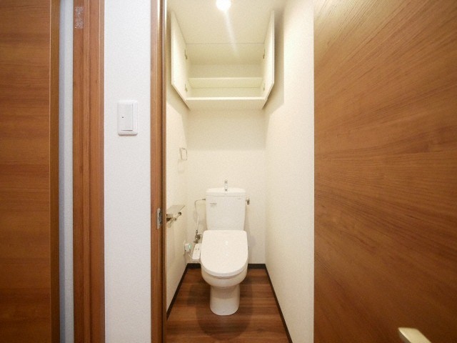 札幌市電 石山通駅 徒歩7分 5階建 築4年のトイレ写真