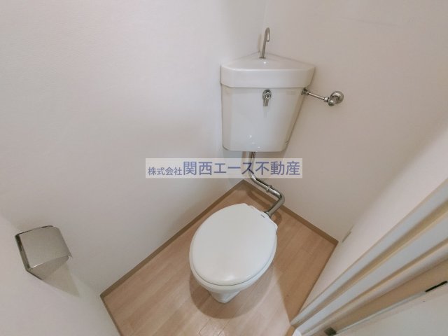 近鉄奈良線 東花園駅 徒歩7分 3階建 築40年のトイレ写真