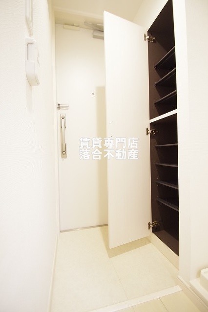 玄関　シューズ収納