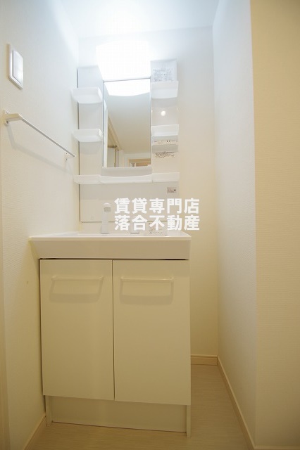 洗面設備　独立洗面化粧台付き