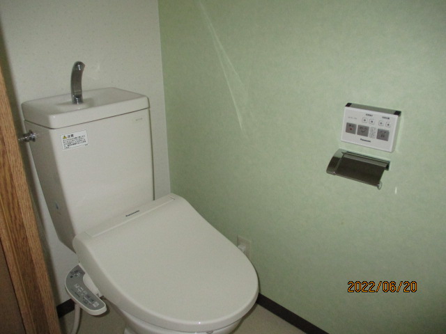 浜松市中央区 3階建 築22年のトイレ写真