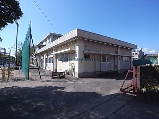 【岐阜市長良宮路町のマンションの小学校】