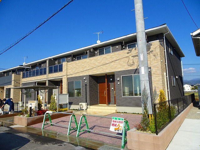 大村市黒丸町のアパートの建物外観