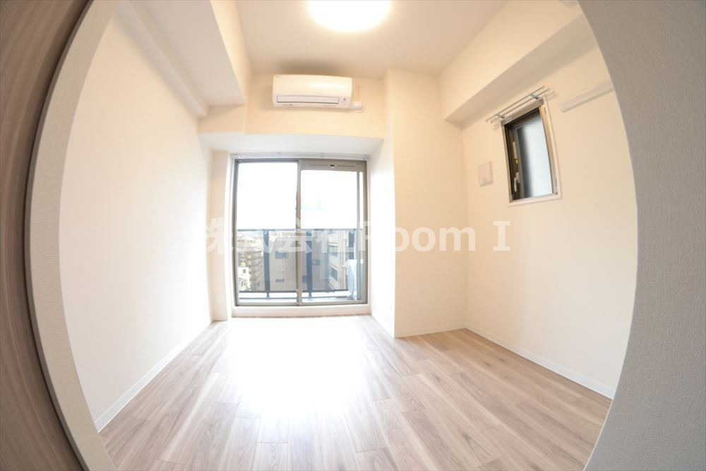 居室・リビング　こちらの居間で趣味の時間をお楽しみください