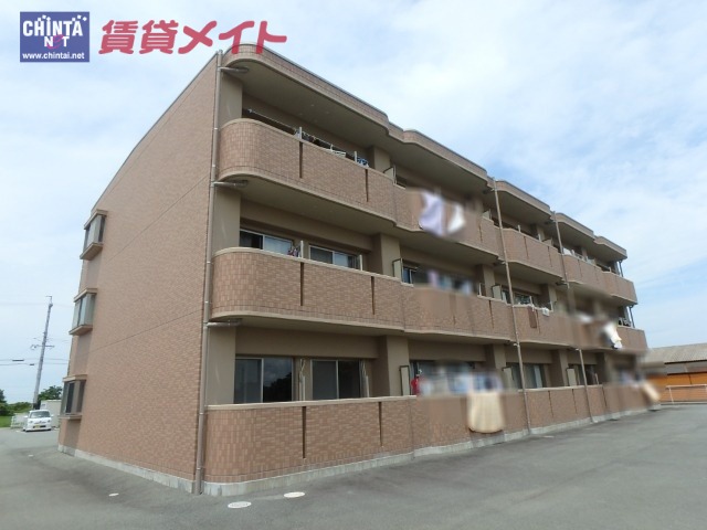 多気郡明和町大字佐田のマンションの建物外観