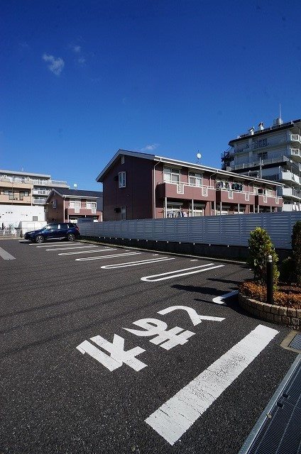 【カーサ フェリス　202号室の駐車場】