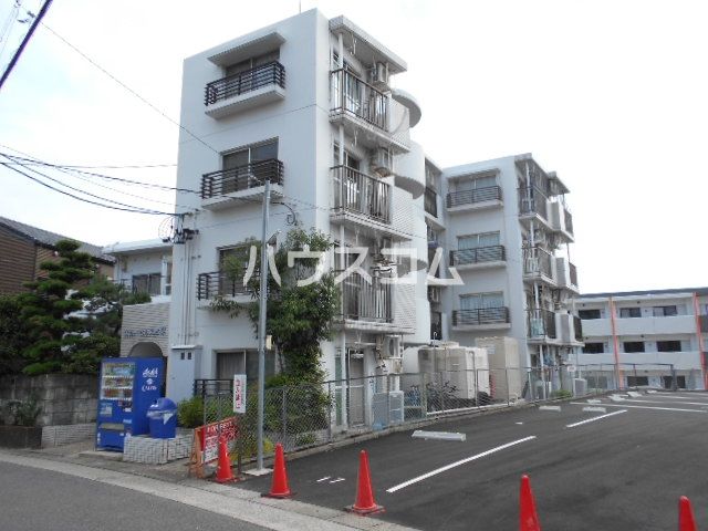 【名古屋市名東区神丘町のマンションの建物外観】