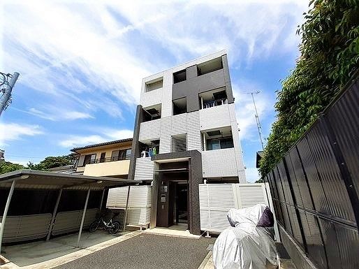 茅ヶ崎市本村のマンションの建物外観