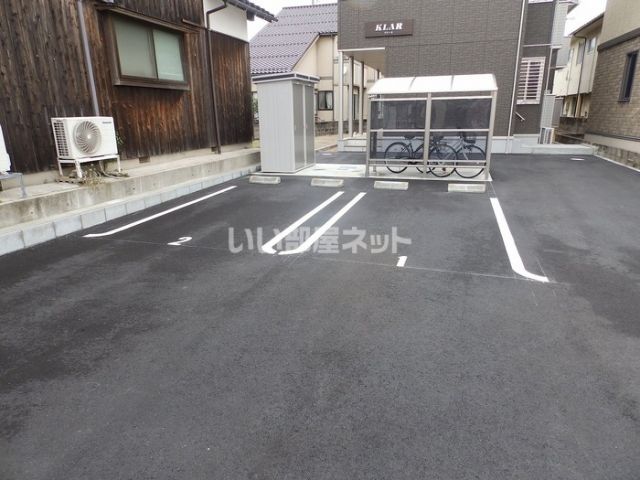 【クラールの駐車場】