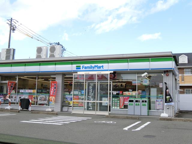 コンビニ　ファミリーマート（コンビニ）まで1725m