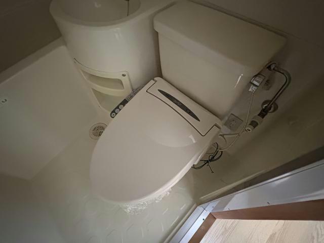 トイレ　3点ユニットバス