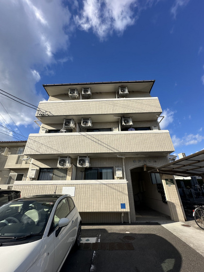 串戸ハイムの建物外観