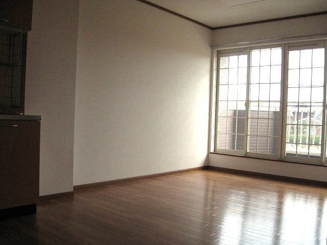 居室・リビング　こちらの居間で趣味の時間をお楽しみください