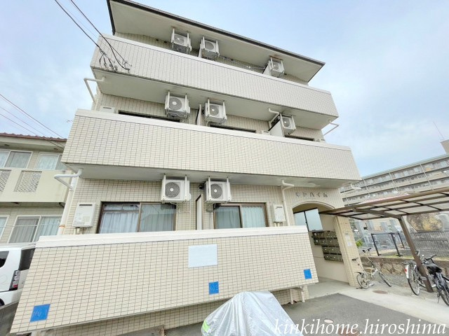 廿日市市串戸のマンションの建物外観