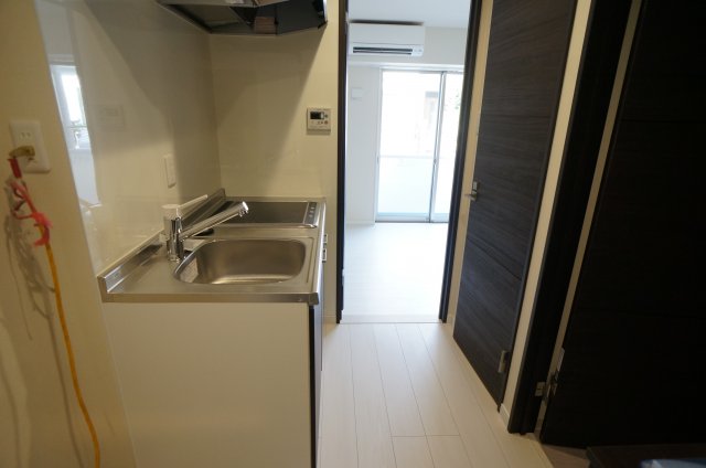 その他部屋・スペース　玄関から見た内装です