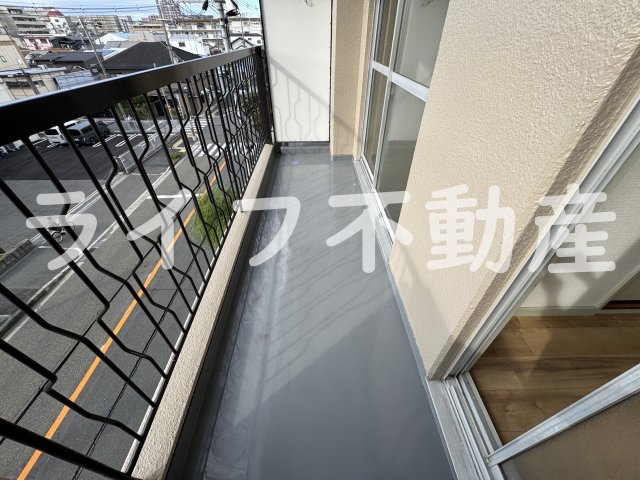 バルコニー　バルコニーからの眺めを楽しみながら食事をしませんか