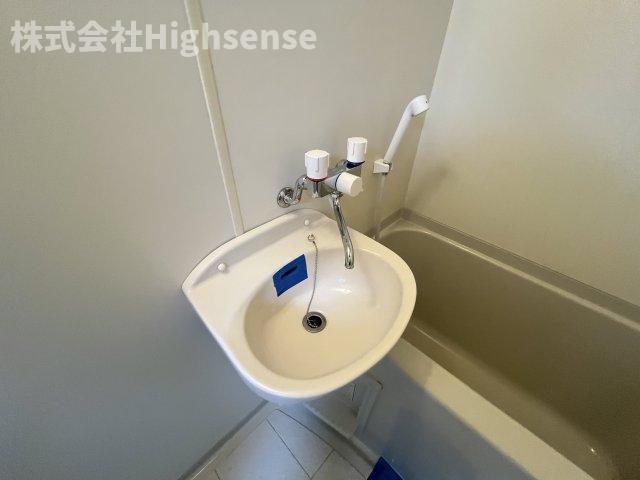 洗面設備　ゆったりとスペースのある洗面所