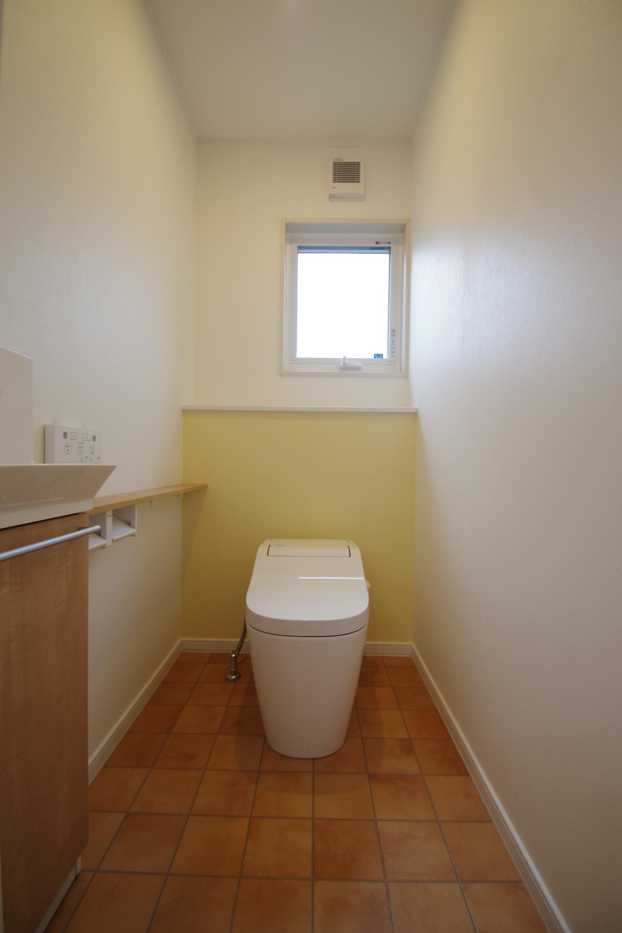 トイレ　温水洗浄便座つき♪