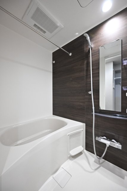 バス・シャワールーム　ゆったり過ごせるお風呂です