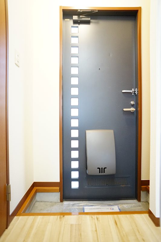 玄関　玄関にはシューズボックスが付いております。