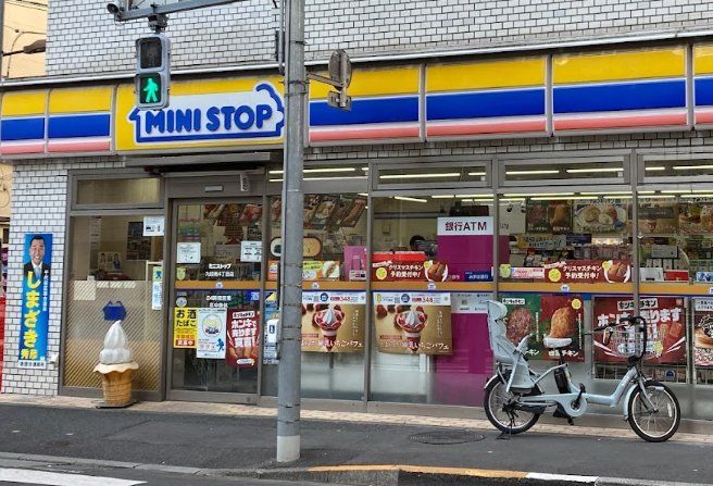 コンビニ　ミニストップ九段南4丁目店（コンビニ）まで140m