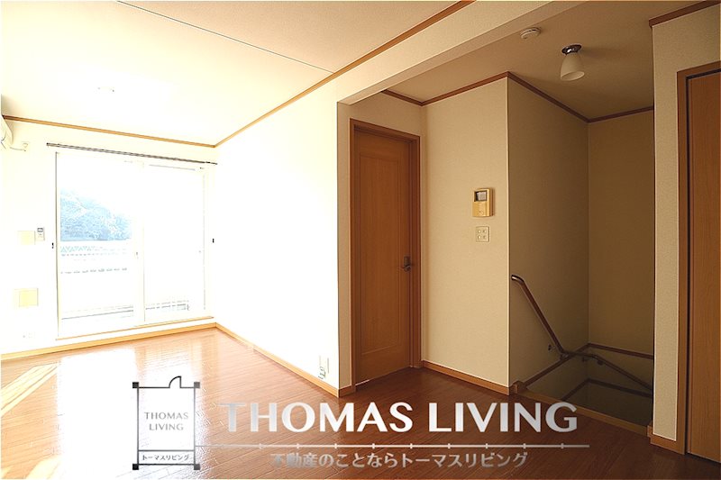 エントランス　日当たり良好です。