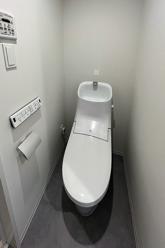 トイレ　※反転した間取り別号室参考写真 　現状優先