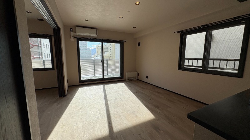 居室・リビング　明るいリビング