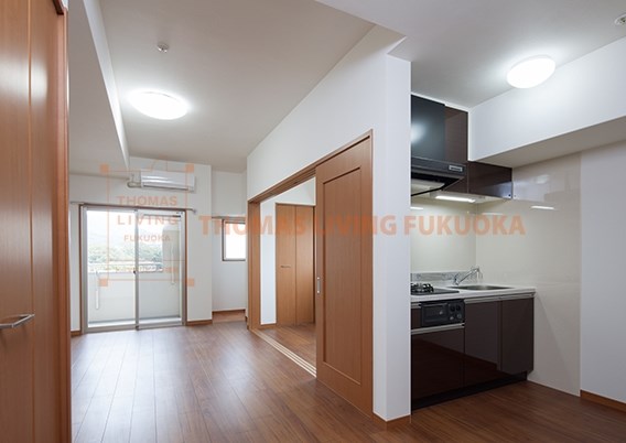 キッチン　中に入り込んだキッチンも人気です。