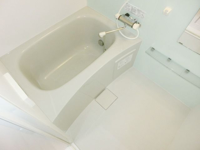 バス・シャワールーム　嬉しい追い焚き機能付きです