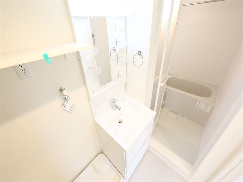 洗面設備　脱衣所　独立洗面台（シャンプードレッサー付）