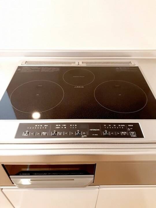 キッチン　IHクッキングヒーター