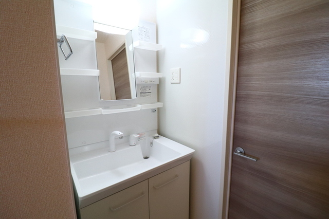 洗面設備　洗髪洗面台