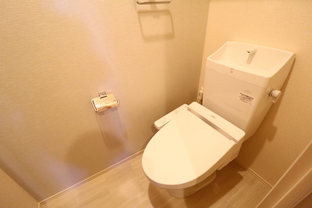 トイレ　温水洗浄暖房便座