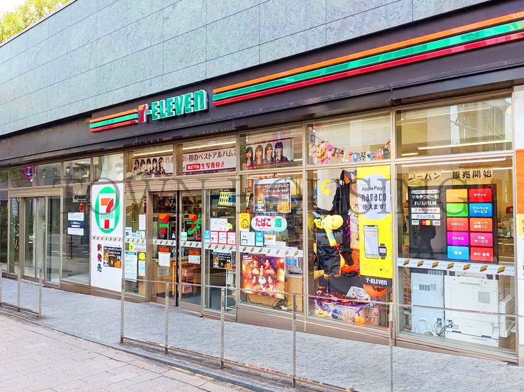 コンビニ　セブンイレブン（コンビニ）まで370m