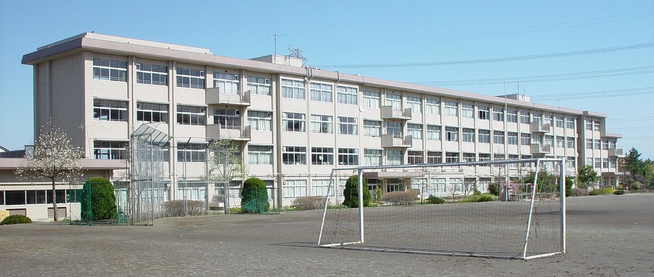 中学校　八王子市立松が谷中学校（中学校）まで1387m