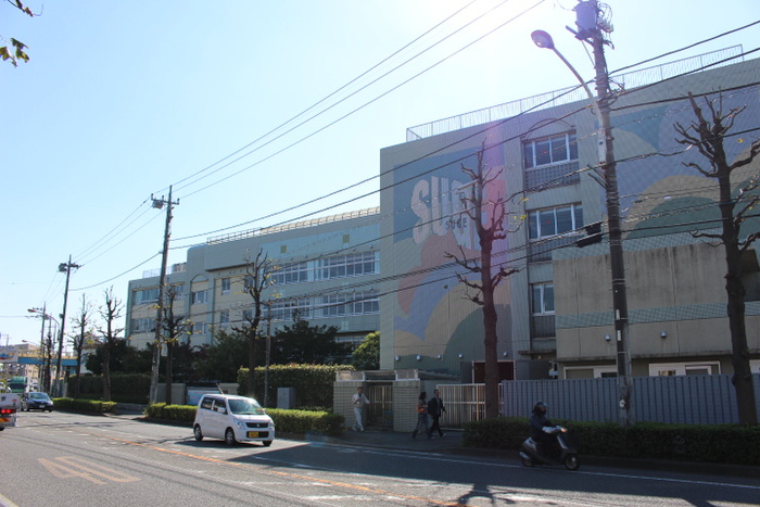 小学校　菅小学校（小学校）まで900m