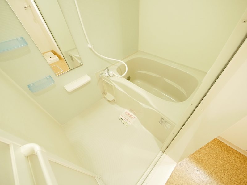 バス・シャワールーム　シャワー・追い焚き給湯