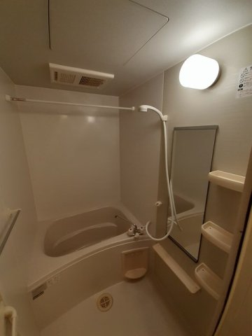 バス・シャワールーム　ゆったり過ごせるお風呂です